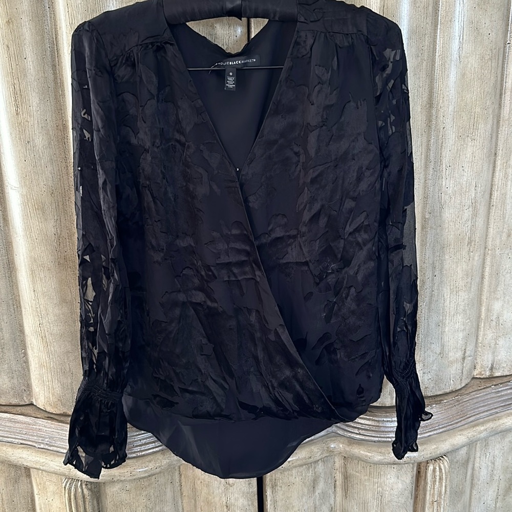 White House Black Market Black Tone on Tone Size 0 Blouse